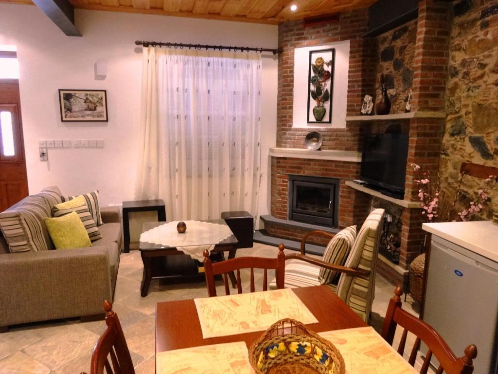 Archontiko I Misirlou Casa de hóspedes Kalopanagiotis Quarto foto